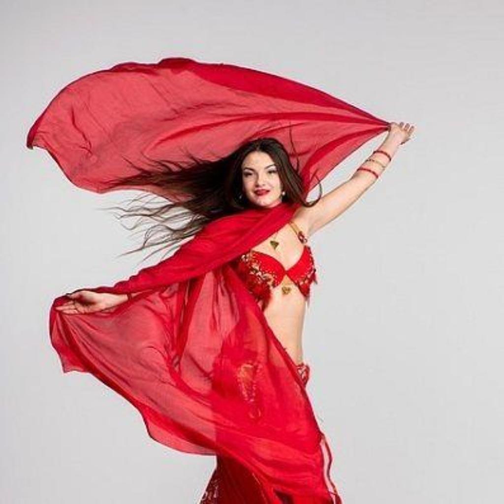 https://pixabay.com/de/photos/orientalische-t%C3%A4nzerin-bellydance-5117920/